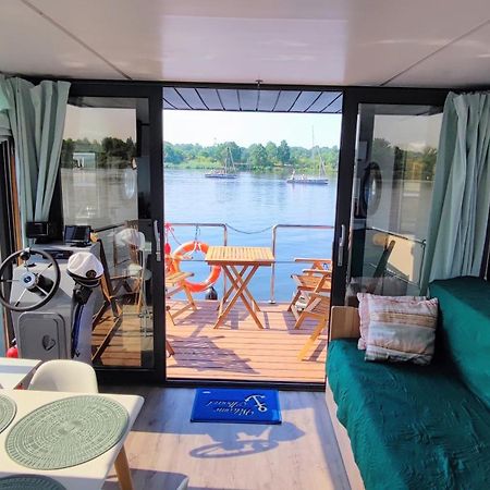 ヴロツワフHouseboat Water Boy Apartament Plywajacy Dom Na Wodzie Lodzアパートメント エクステリア 写真