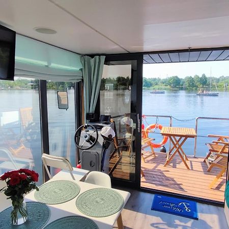 ヴロツワフHouseboat Water Boy Apartament Plywajacy Dom Na Wodzie Lodzアパートメント エクステリア 写真