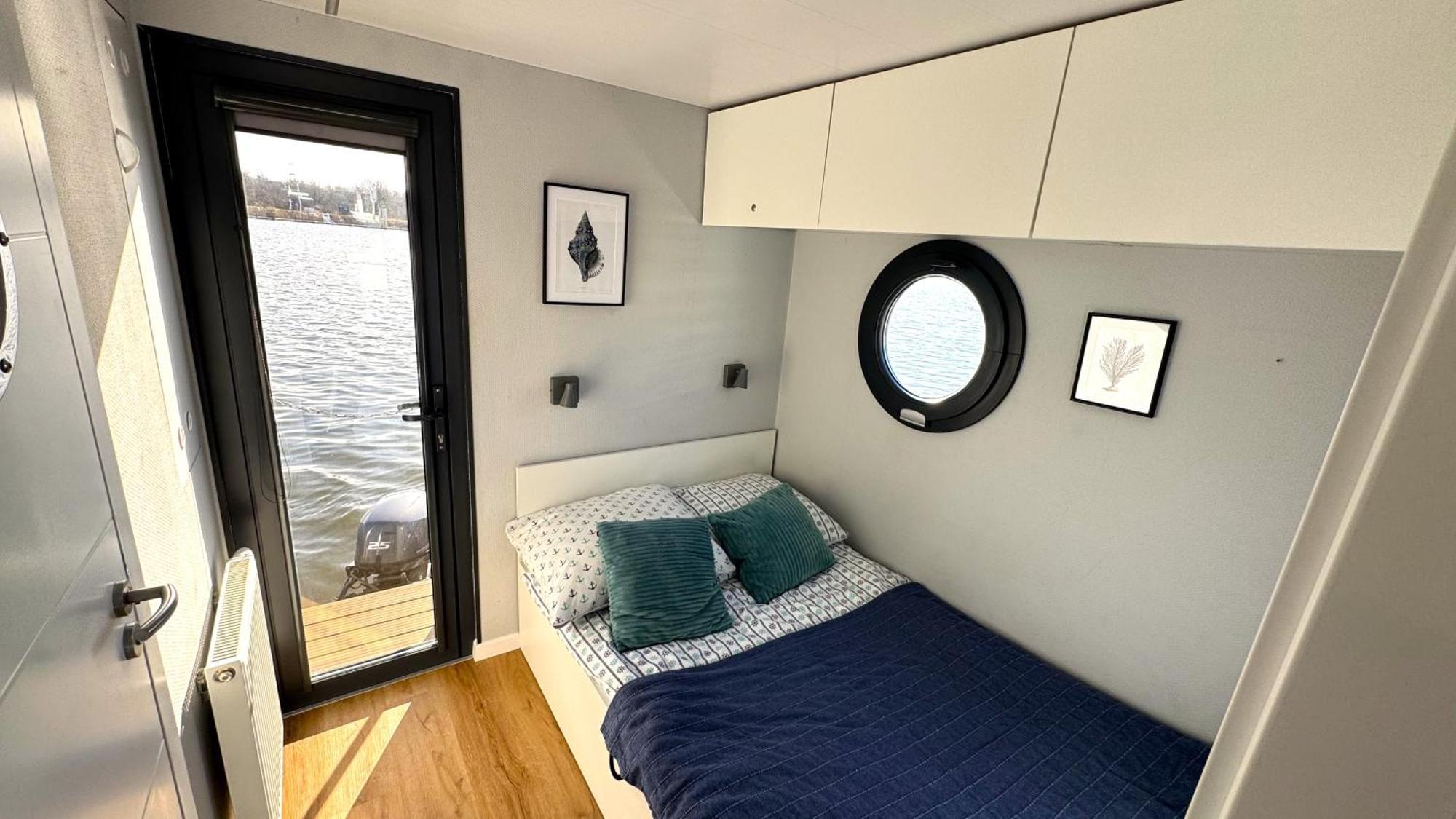 ヴロツワフHouseboat Water Boy Apartament Plywajacy Dom Na Wodzie Lodzアパートメント エクステリア 写真