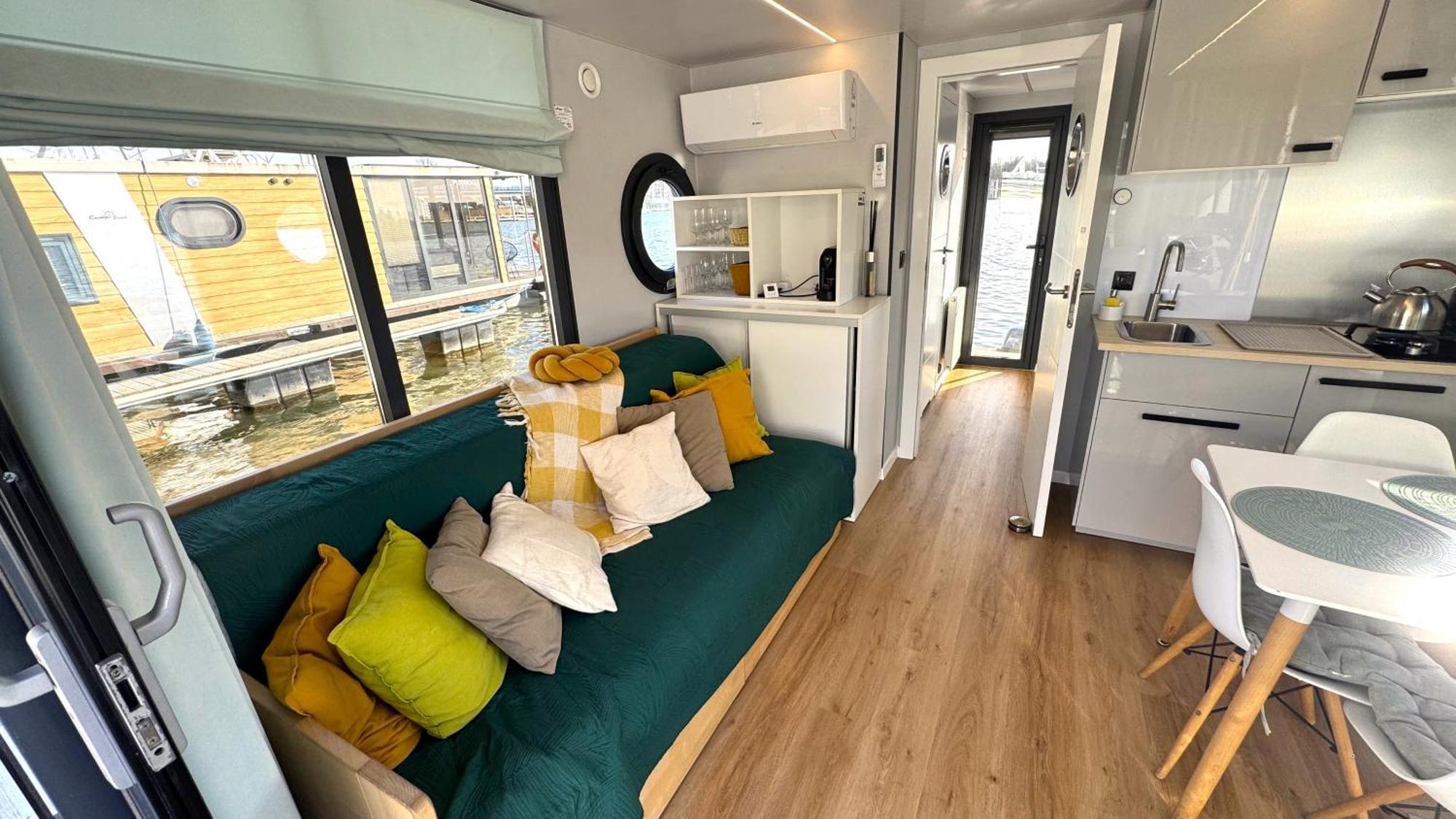 ヴロツワフHouseboat Water Boy Apartament Plywajacy Dom Na Wodzie Lodzアパートメント エクステリア 写真