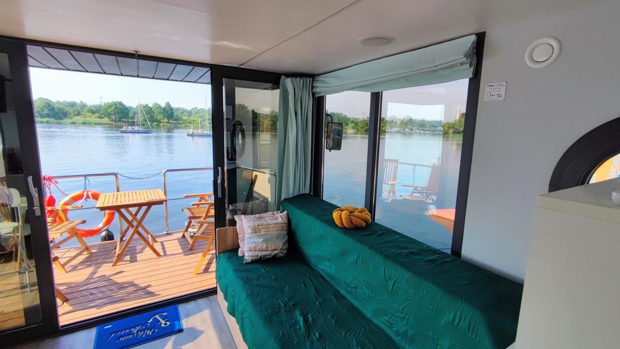 ヴロツワフHouseboat Water Boy Apartament Plywajacy Dom Na Wodzie Lodzアパートメント エクステリア 写真